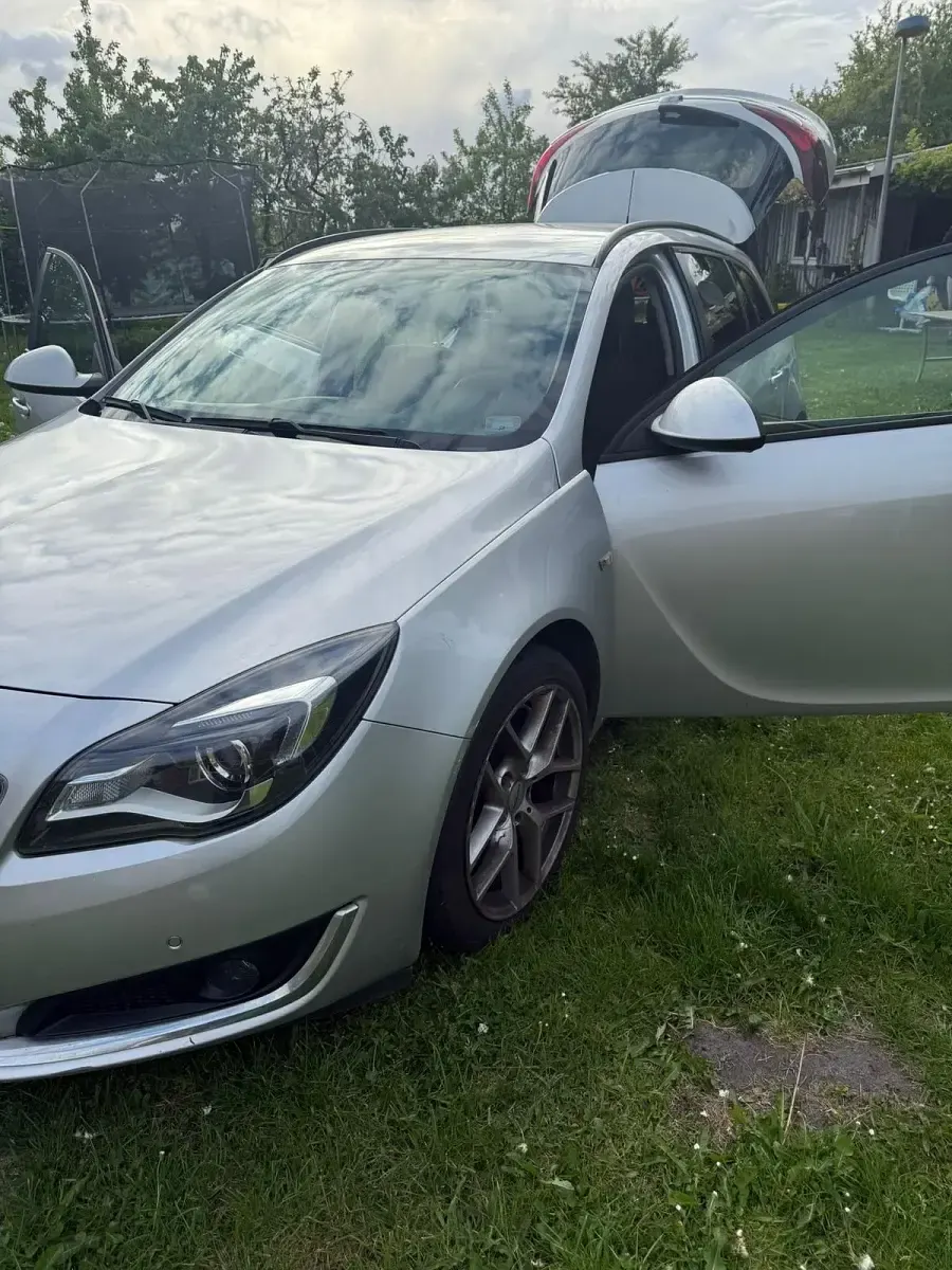 Gebraucht Opel Insignia 120 PS (88 kW) 2014 Silber Kombi