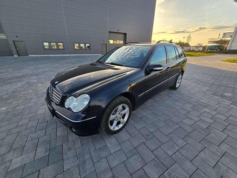 Gebraucht Mercedes C200 163 PS (119 kW) 2007 Schwarz Kombi