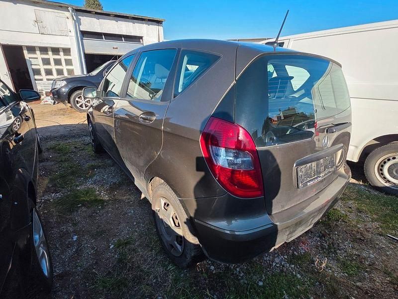 Gebraucht Mercedes A160 95 PS (69 kW) 2011 Limousine