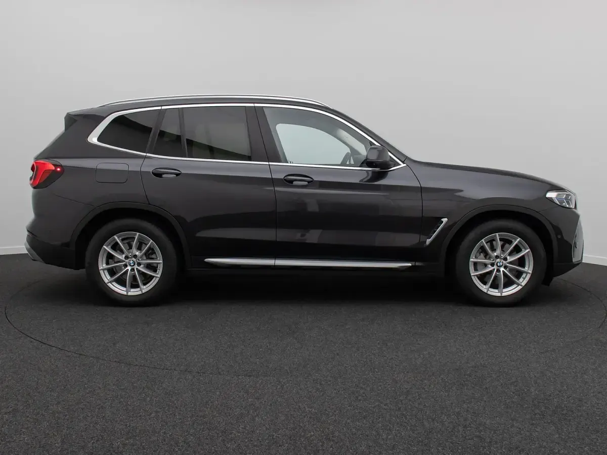 Gebraucht BMW X3 Sport Line 286 PS (210 kW) 2022 Sophistograu brillanteffekschwarz SUV