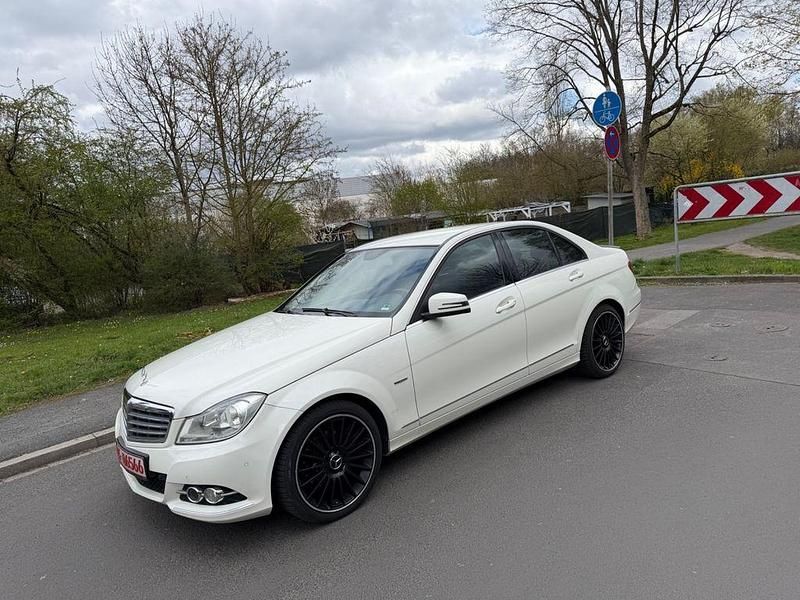 Gebraucht Mercedes C220 170 PS (125 kW) 2012 Weiß Limousine