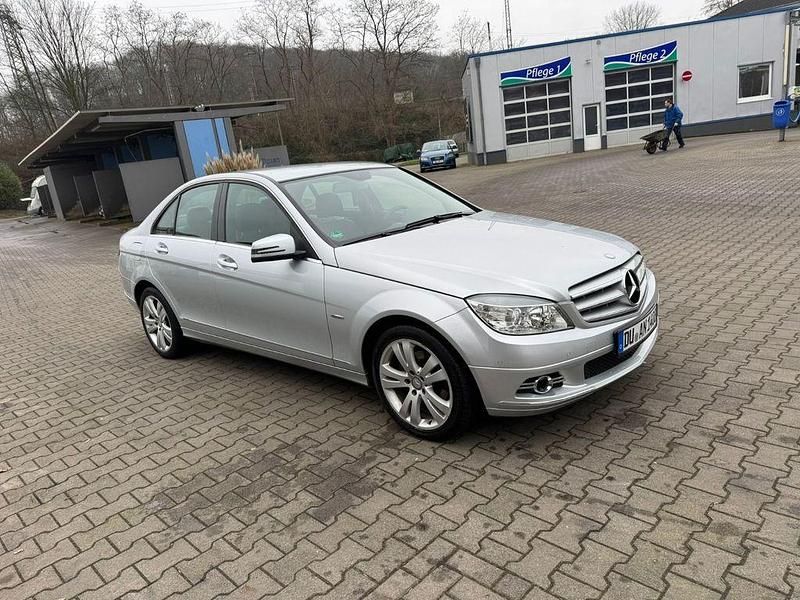 Gebraucht Mercedes C180 Elegance 156 PS (114 kW) 2010 Grau Limousine