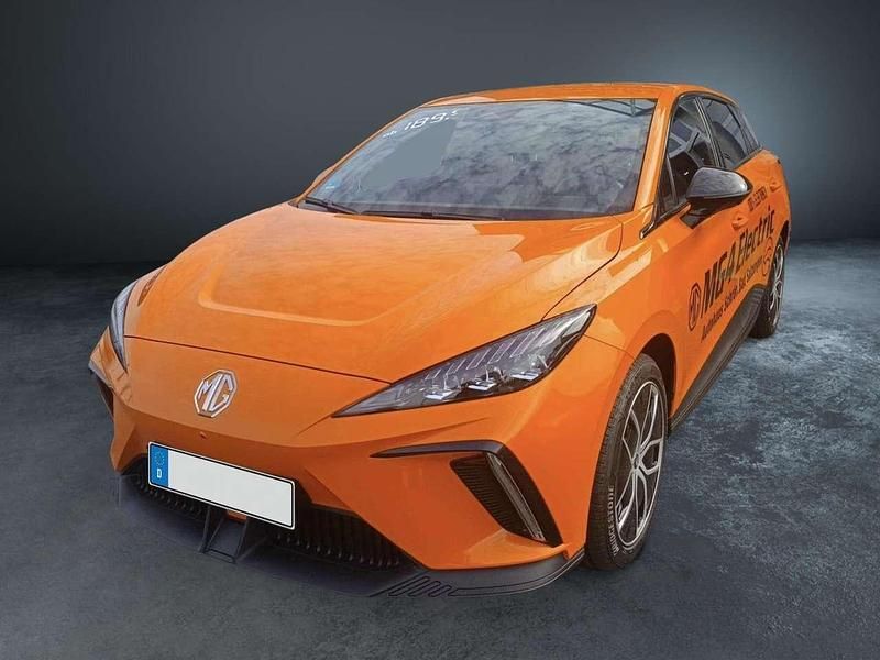 Fizzy orange (metallic) Gebraucht 2023 MG MG4 EV Luxury Kleinwagen | 24.890 € (Fairer Preis) - Bild 1/4