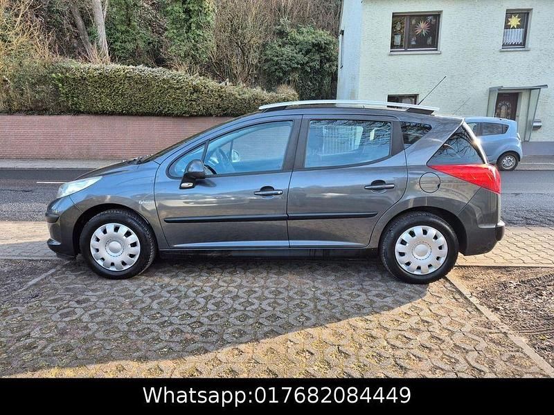Gebraucht Peugeot 207 Tendance 73 PS (53 kW) 2008 Grau Kombi