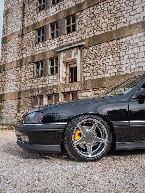 Gebraucht Opel Omega 749 PS (550 kW) 1993 Schwarz Kombi