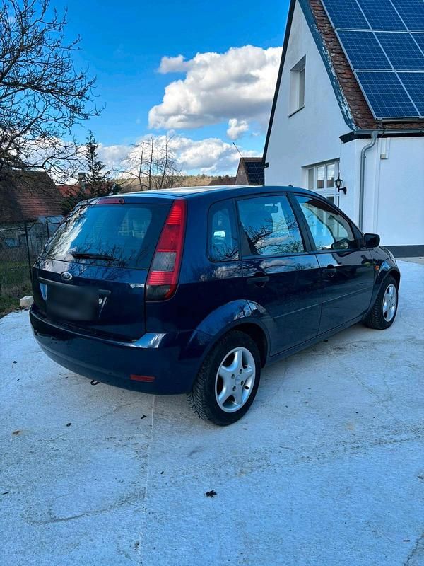 Gebraucht Ford Fiesta 84 PS (61 kW) 2005 Blau Kleinwagen