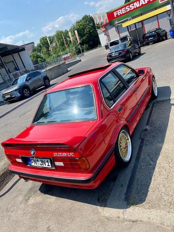 Second-hand BMW 325 Performance 170 CP (125 kW) 1991 Roșu Berlinǎ