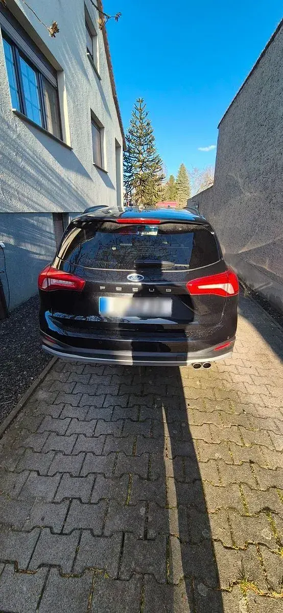 Gebraucht Ford Focus Active 150 PS (110 kW) 2020 Schwarz Limousine