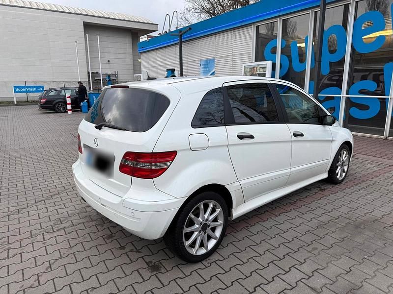 Gebraucht Mercedes 200 2008 Silber Limousine