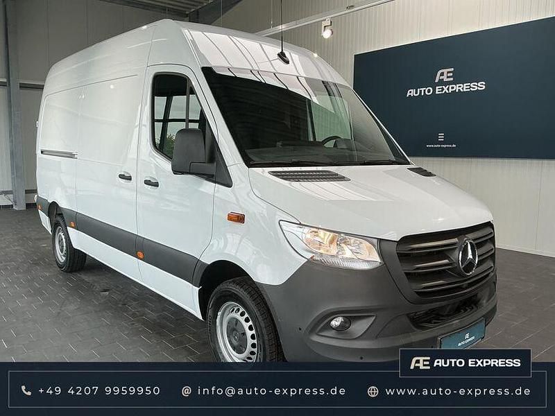 Weiss Gebraucht 2024 Mercedes Sprinter Van | 36.283 € (Superpreis) - Bild 1/4