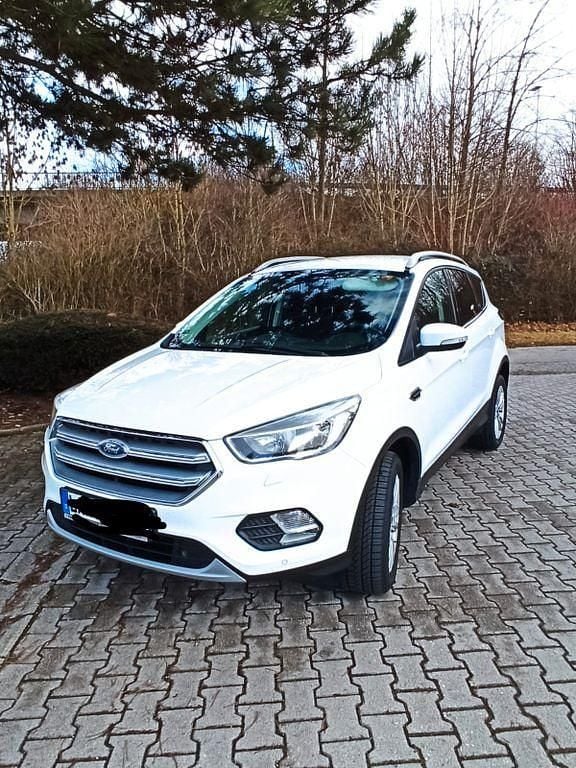 Gebraucht Ford Kuga Trend 150 PS (110 kW) 2019 Weiß SUV