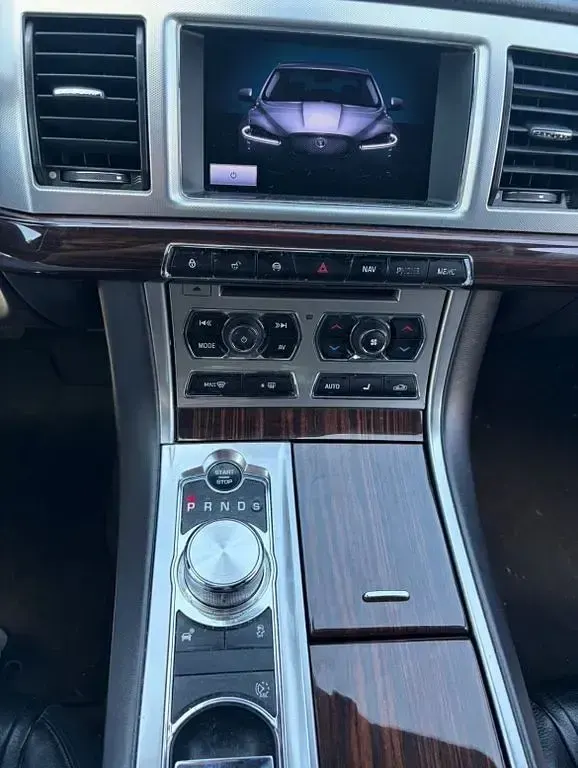 Gebraucht Jaguar XF 200 PS (147 kW) 2013 Grau Limousine