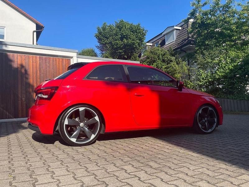 Gebraucht Audi A1 Sport 82 PS (60 kW) 2018 Rot Kleinwagen