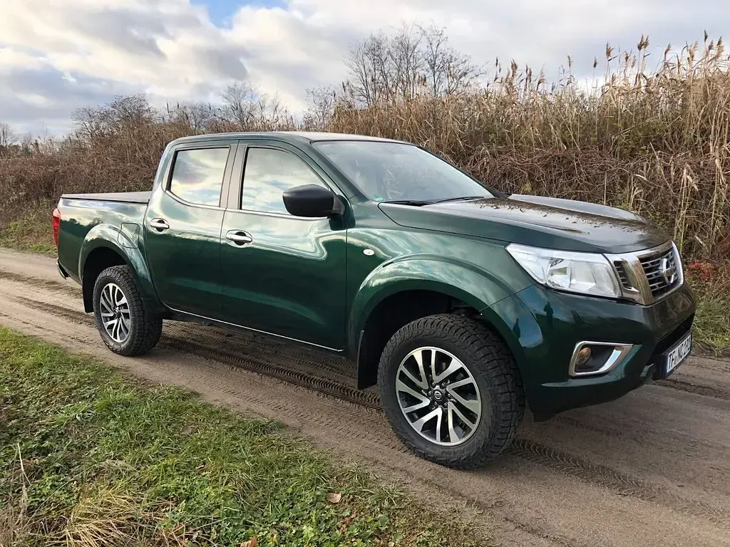 Gebraucht Nissan Navara 190 PS (139 kW) 2018 Grün Pickup