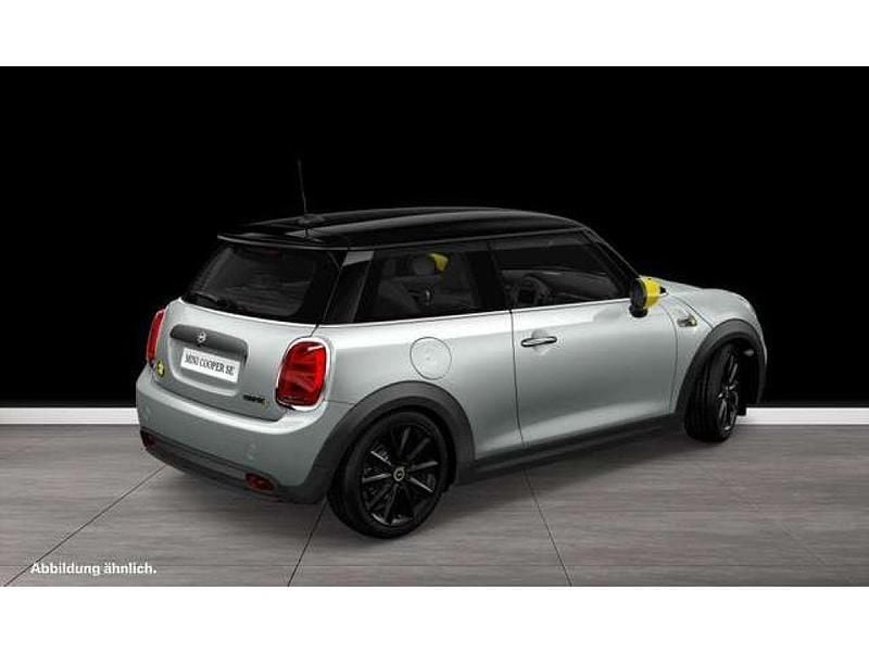 Gebraucht Mini Cooper 135 kW (184 PS) 2020 White silver (metallic) Kleinwagen