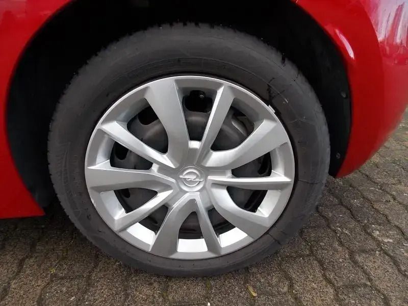 Gebraucht Opel Corsa Edition 101 PS (74 kW) 2021 Chili rot/kardio rot Kleinwagen