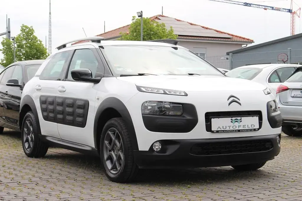 Gebraucht Citroën C4 SELECTION 82 PS (60 kW) 2017 Weiß Limousine