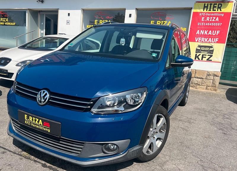 Blau Gebraucht 2011 VW Touran Cross Van / Kleinbus | 7.999 € (Fairer Preis) - Bild 1/4