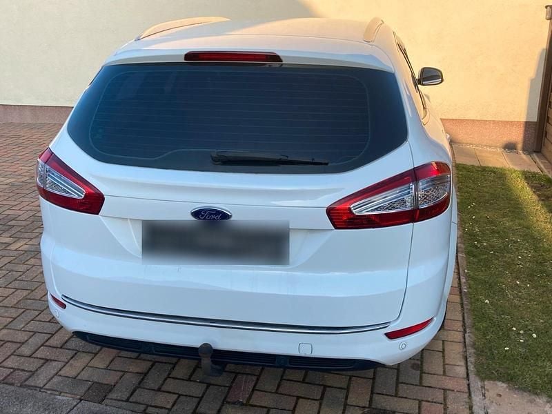 Gebraucht Ford Mondeo 140 PS (102 kW) 2013 Weiß Kombi