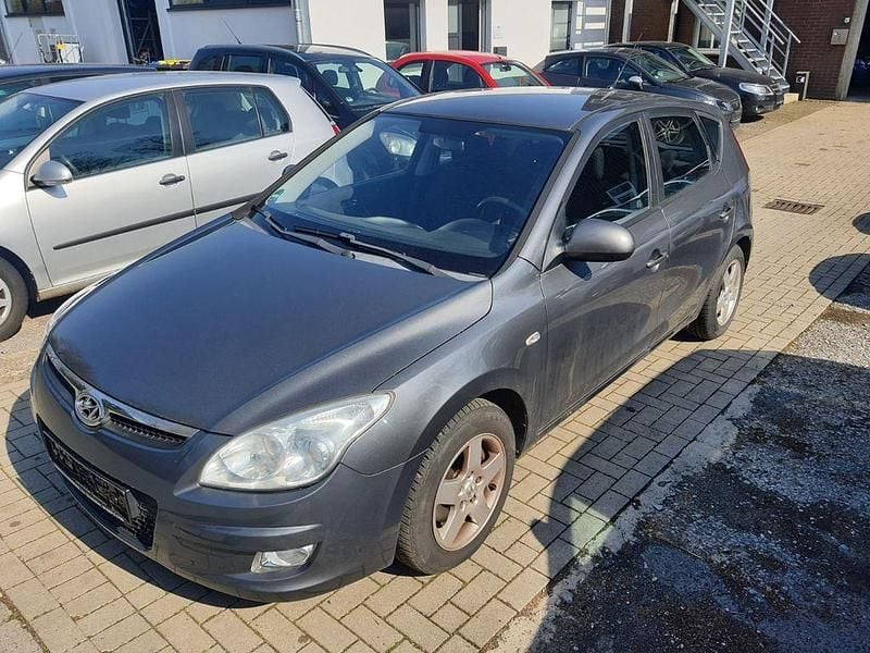 Gebraucht Hyundai i30 122 PS (89 kW) 2007 Grau Kleinwagen