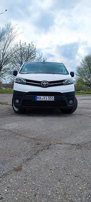 Gebraucht Toyota Proace 122 PS (89 kW) 2019 Weiß Van / Kleinbus