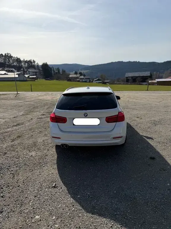 Gebraucht BMW 330 Advantage 258 PS (189 kW) 2018 Weiß Kombi
