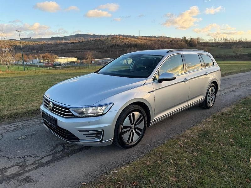 Gebraucht VW Passat GTE 218 PS (160 kW) 2017 Reflexsilber metallic Kombi
