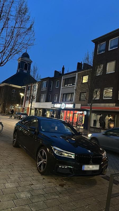 Gebraucht BMW 740 320 PS (235 kW) 2016 Schwarz Limousine