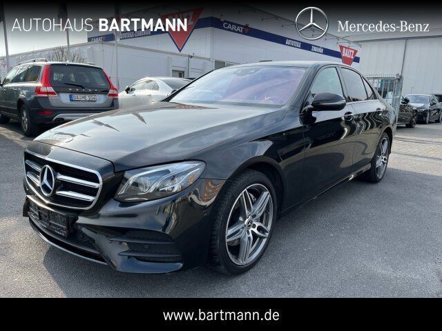 Obsidianschwarz Gebraucht 2018 Mercedes E220 AMG Limousine | 28.800 € (Fairer Preis) - Bild 1/4