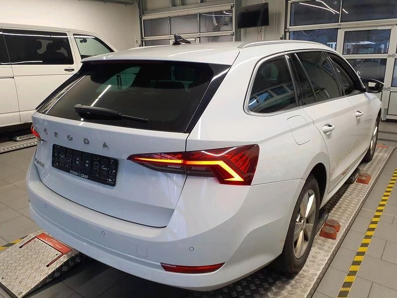 Gebraucht Skoda Octavia Style 150 PS (110 kW) 2021 Weiß Kombi