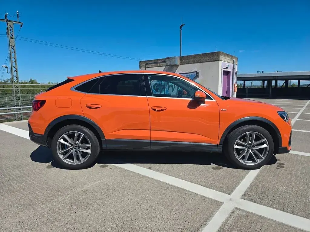 Gebraucht Audi Q3 Sportback Ambition 150 PS (110 kW) 2023 Orange SUV