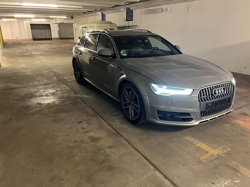 Grau Gebraucht 2018 Audi A6 Allroad Kombi | 31.200 € (Teuer) - Bild 1/4