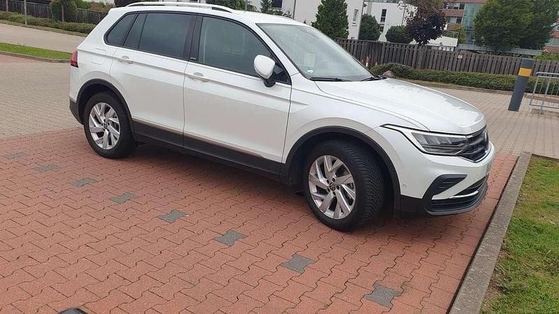 Gebraucht 2022 VW Tiguan Life SUV | 24.500 € (Superpreis) - Bild 1/4