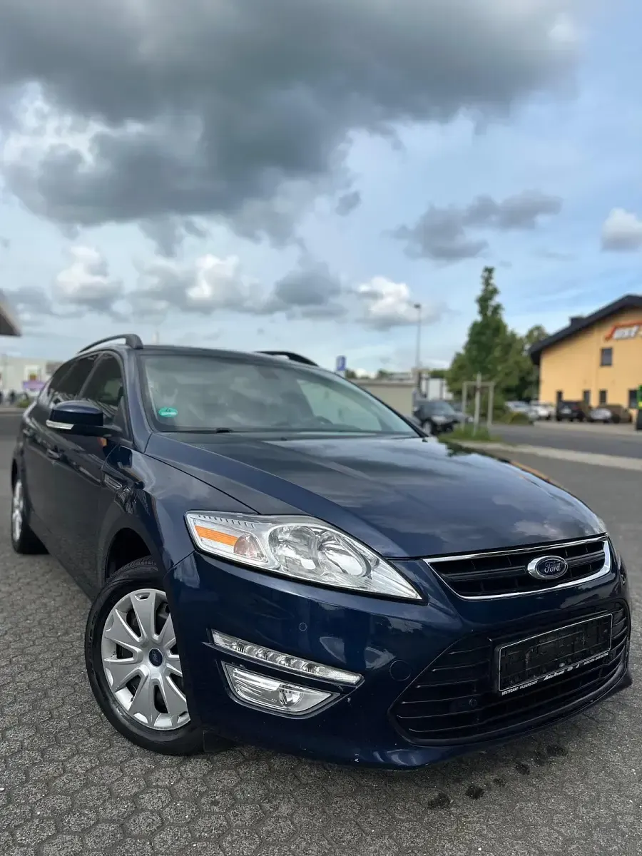 Gebraucht Ford Mondeo 120 PS (88 kW) 2011 Blau Kombi