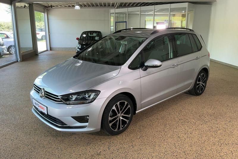 Grau Gebraucht 2016 VW Golf Sportsvan Allstar Van / Kleinbus | 16.430 € (Fairer Preis) - Bild 1/3