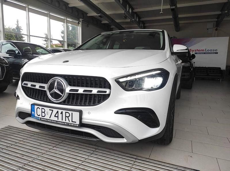 Weiß Gebraucht 2024 Mercedes GLA200 SUV | 35.000 € (Superpreis) - Bild 1/4