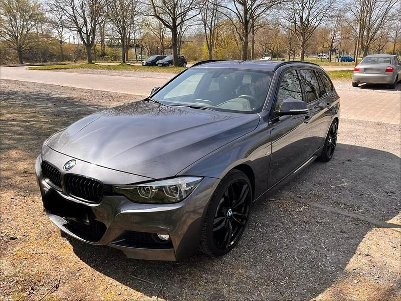 Gebraucht BMW 330 252 PS (185 kW) 2019 Grau Kombi