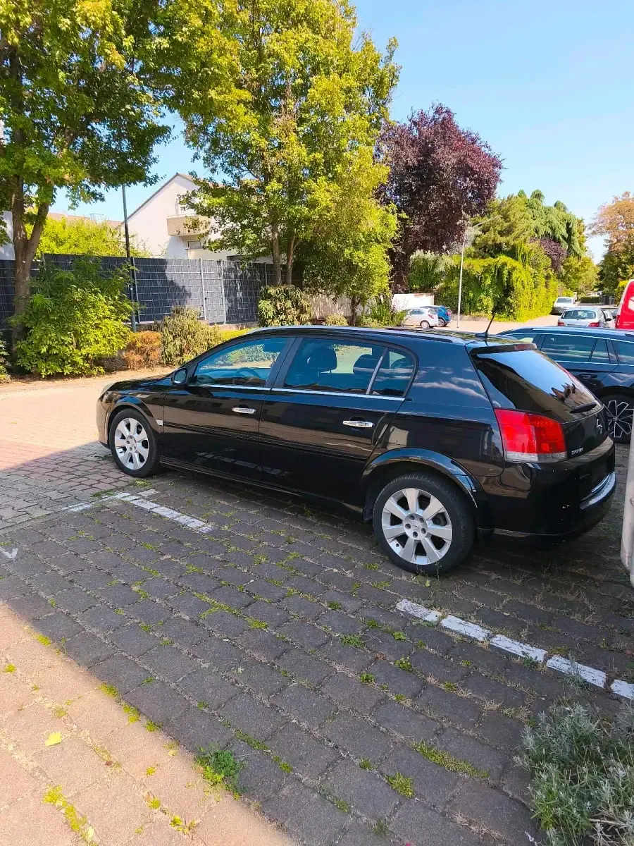 Gebraucht Opel Signum 150 PS (110 kW) 2006 Schwarz Kleinwagen