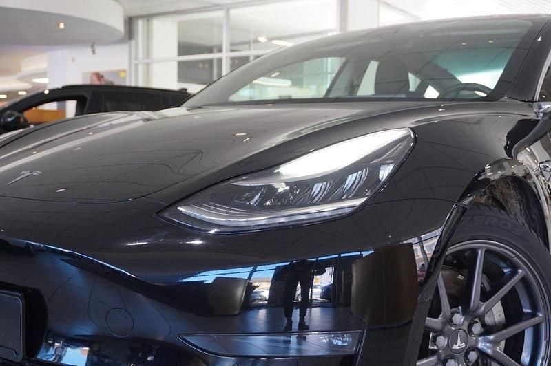 Second-hand Tesla Model 3 350 kW (476 CP) 2019 Negru Berlinǎ
