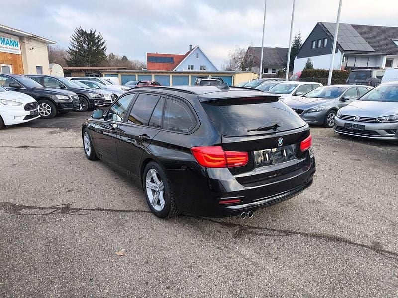 Gebraucht BMW 320 Advantage 184 PS (135 kW) 2019 Black sapphire metallic Kombi