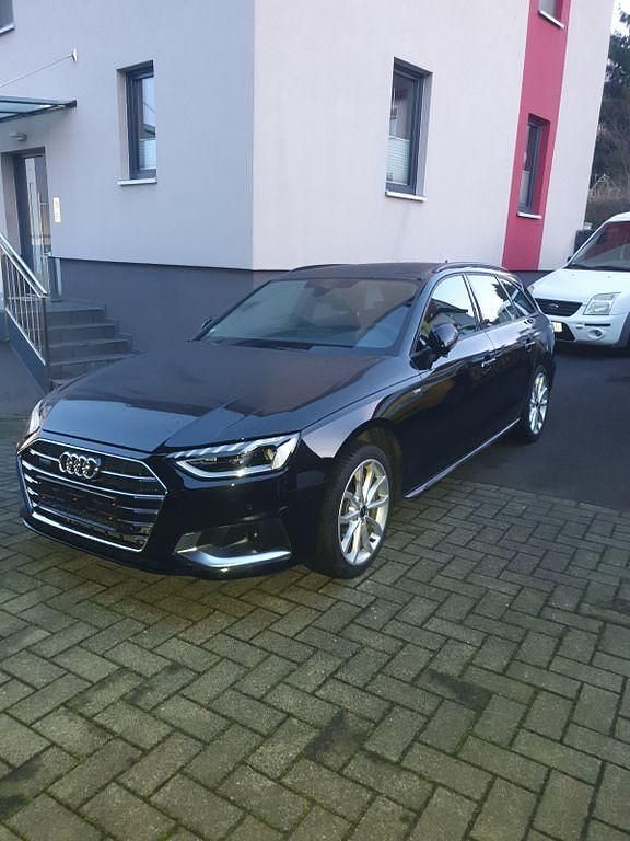 Gebraucht Audi A4 Advanced 204 PS (150 kW) 2024 Mythosschwarz Kombi