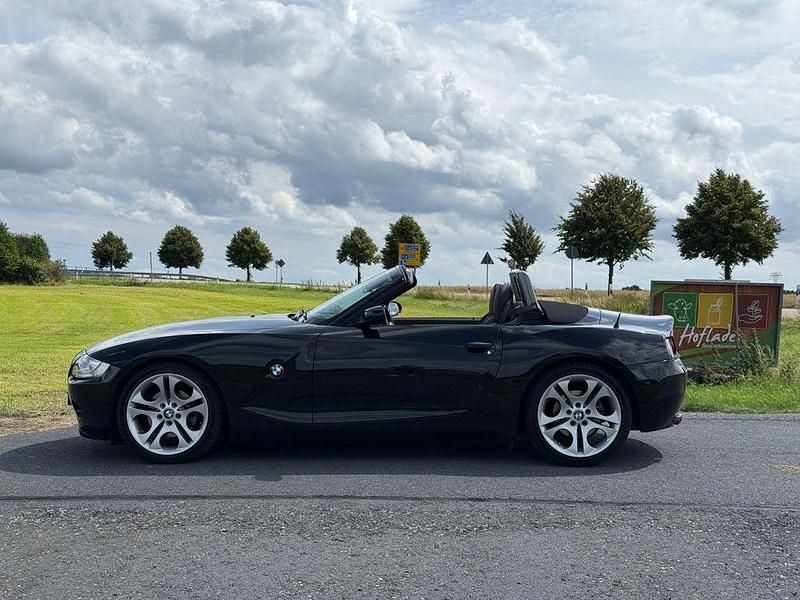 Schwarz Gebraucht 2005 BMW Z4 Sport Line Cabrio | 22.990 € (Teuer) - Bild 1/4
