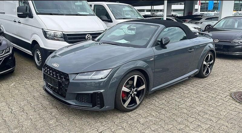 Grau Gebraucht 2020 Audi TT Roadster Competition Cabrio | 34.890 € (Fairer Preis) - Bild 1/4