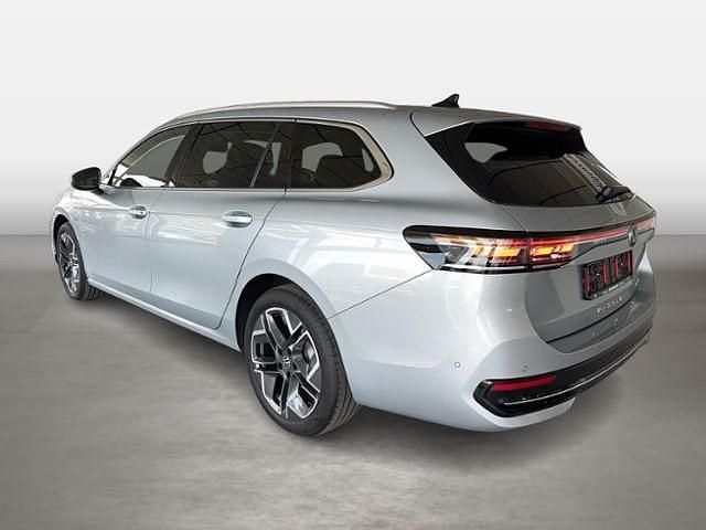 Gebraucht VW Passat Elegance 150 PS (110 kW) 2025 Oyster silver metallic Kombi