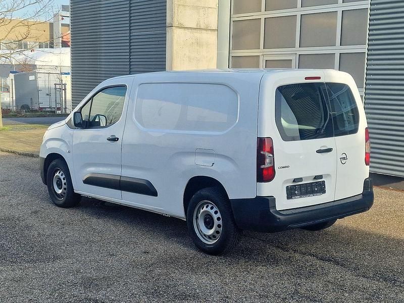 Gebraucht Opel Combo Edition 102 PS (75 kW) 2022 Weiß Van / Kleinbus
