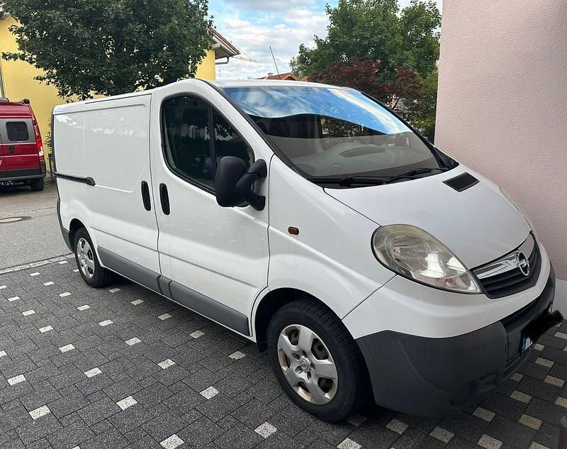 Weiß Gebraucht 2014 Opel Vivaro Van | 5.700 € (Guter Preis) - Bild 1/4