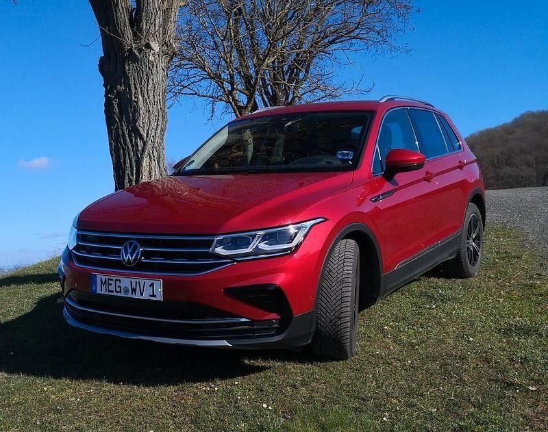 Gebraucht VW Tiguan Elegance 150 PS (110 kW) 2023 Rot SUV