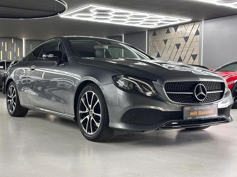 Gebraucht Mercedes E220 194 PS (142 kW) 2018 Selenitgrau  metalliclack Coupé