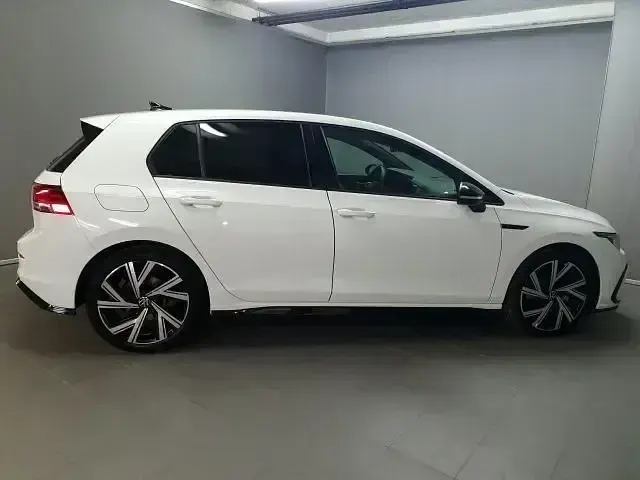 Gebraucht VW Golf VIII R-line 190 PS (139 kW) 2024 Pure white Limousine