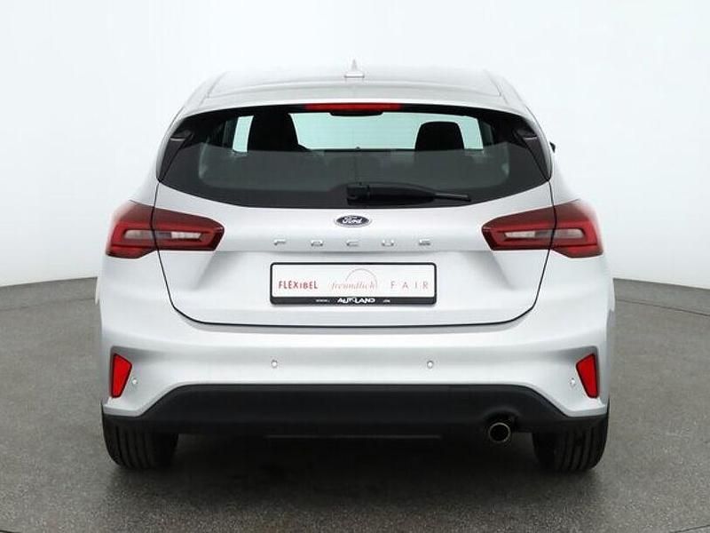 Gebraucht Ford Focus Titanium 125 PS (91 kW) 2023 Silber Limousine